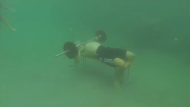 Man Sets Record for Most Bench Presses ... Under Water
