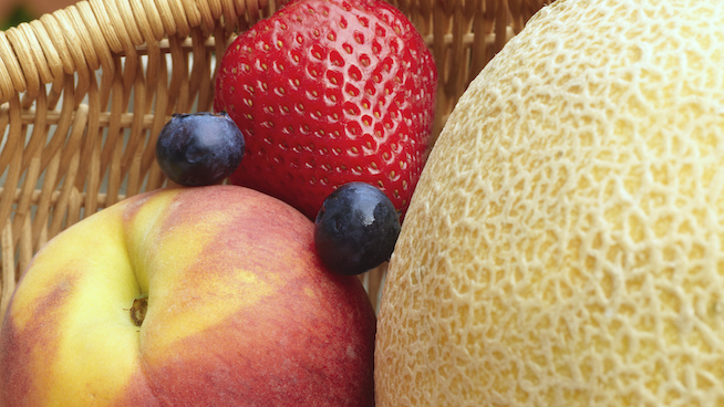 Cantaloupe, peaches and strawberries