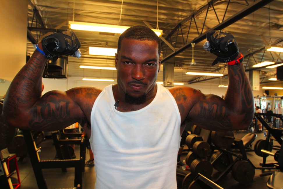Exclusive Training Videos With All-Pro Linebacker Patrick Willis - stack
