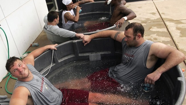 https://www.stack.com/wp-content/uploads/2014/03/Ice-Bath-NFL-STACK.jpg