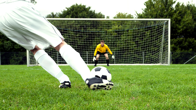 Aim for the middle: it could be your best shot for a goal in a penalty  shootout