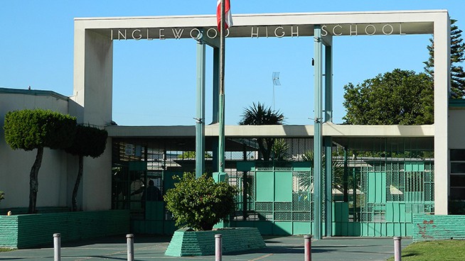 Photo via https://en.wikipedia.org/wiki/Inglewood_High_School_(California)