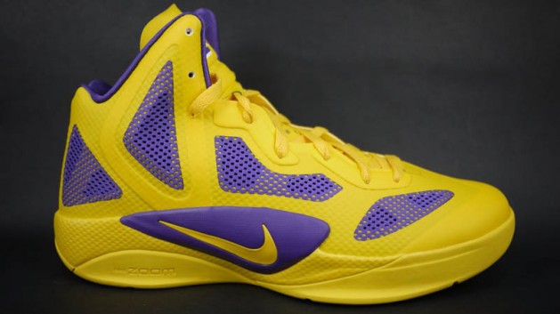 Stevenson botella frente Get an Early Look at Nike's Zoom Hyperfuse 2011 Player Editions - stack